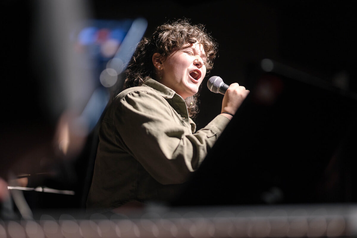 RO KARAOKE RO KARAOKE