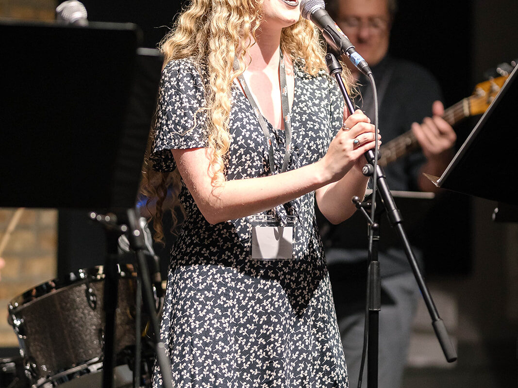 RO KARAOKE RO KARAOKE