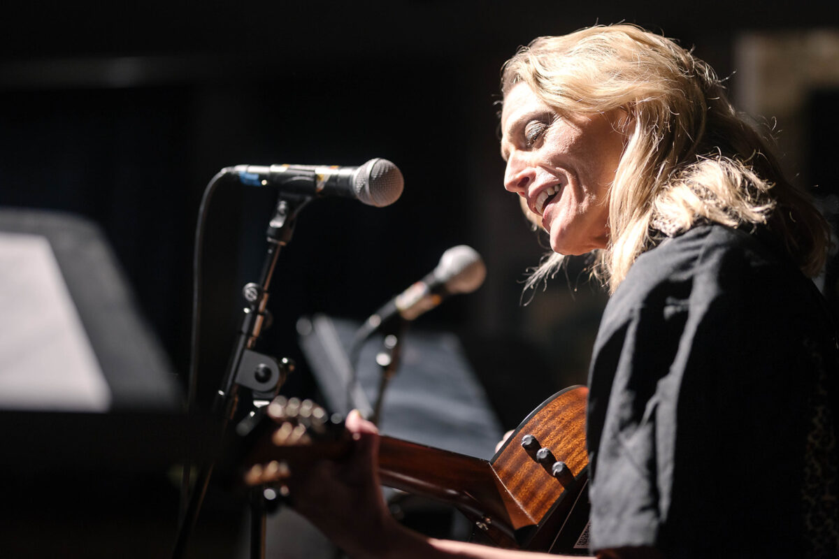 RO KARAOKE RO KARAOKE